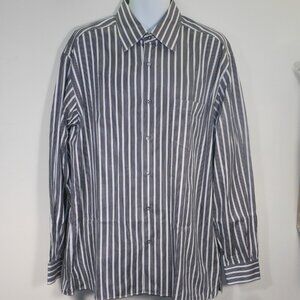 beautiful Ermenegildo Zegna made in Italy men's dress shirt